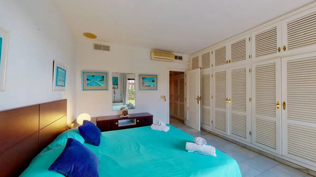 738c2ae9-4579-44ca-ac25-3c43b9db4b48