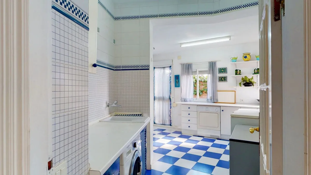 f3175b19-f283-47a5-9e86-b3c379b9ccf4