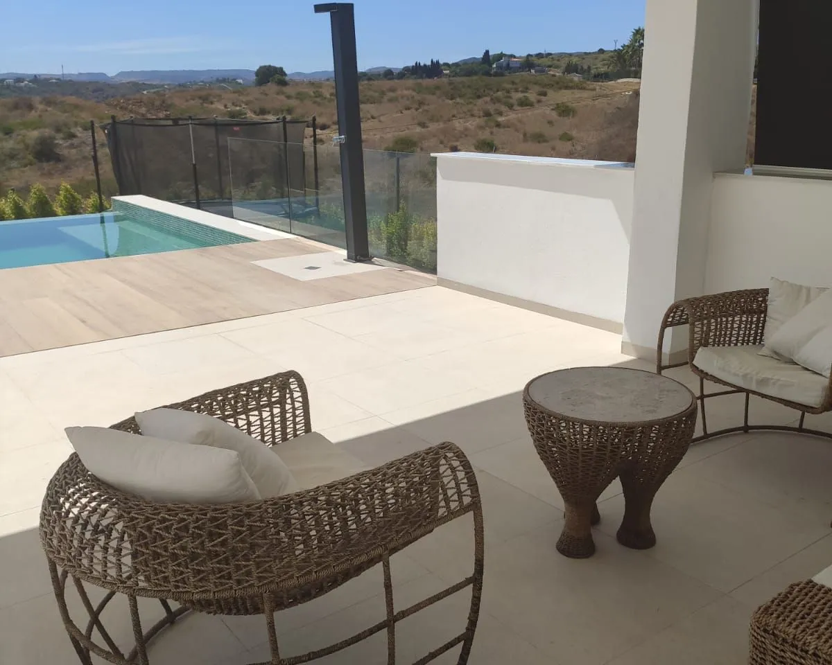 584a92cc-aeb8-42db-91c8-c8e13a1afed1