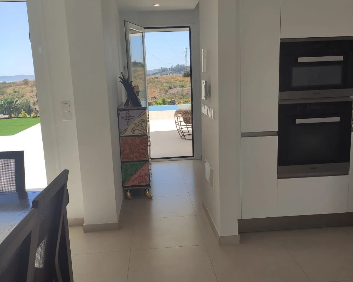 70ee2263-a114-477f-a9aa-eae59aa3ae06