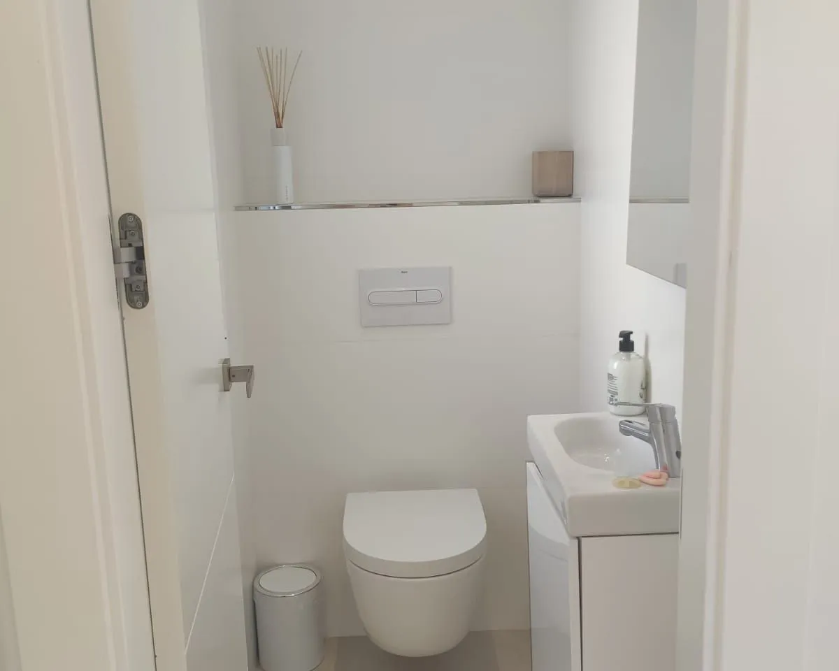 cc2c7b6e-9206-4106-9765-dbccbe8a0b43