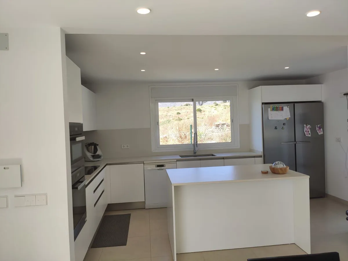 fdae0380-847d-4b75-a07c-5922cf3c7b8f