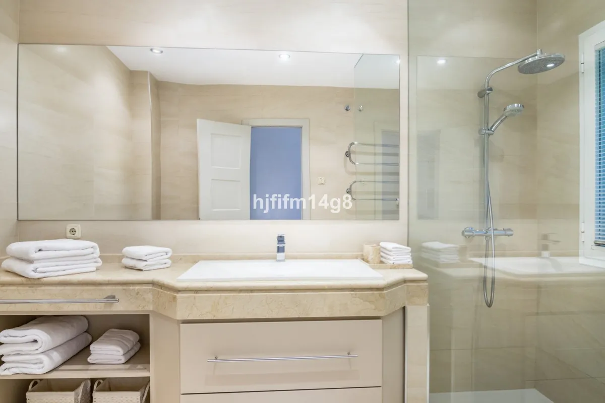 39bec87b-aa71-4ff3-b6b6-80a49f6decfc