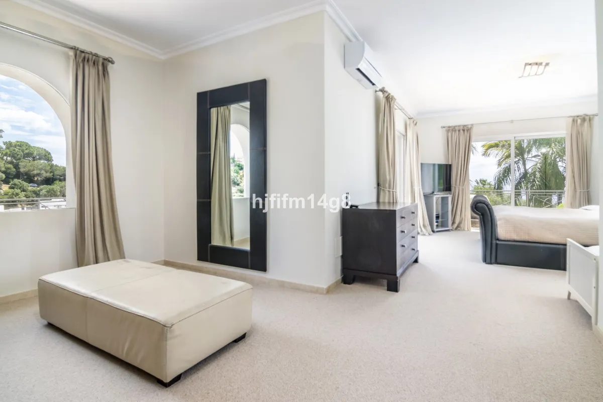 6c89ae88-f5ee-4e83-b144-0bf1c16652c9