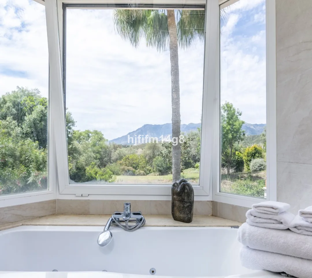 fce38c21-fcde-4f6d-af9b-b31382f986f9