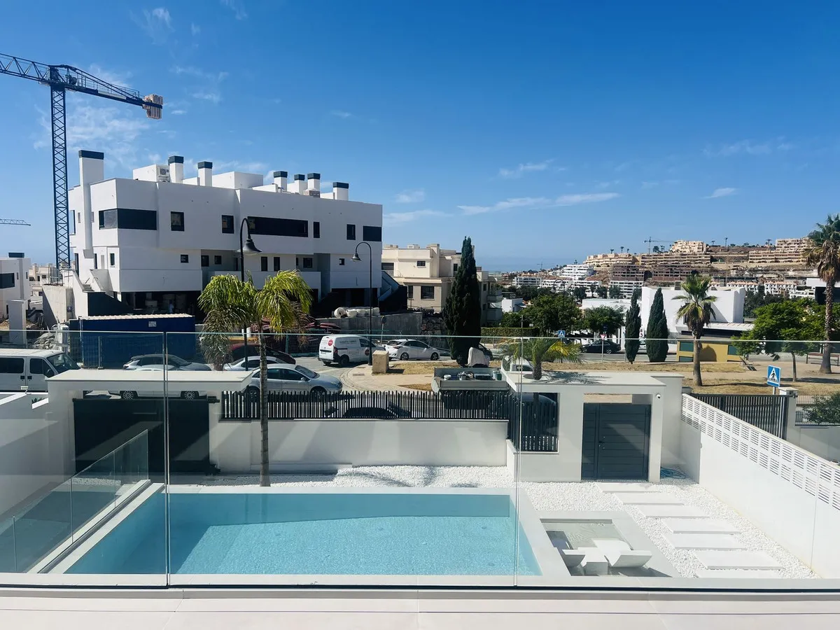 073d2886-ca3a-41ad-ab32-5532e48189e5