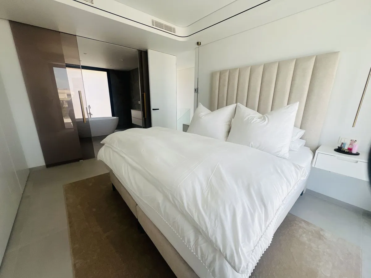 1e118673-36b2-4f7b-9848-1049e8178470