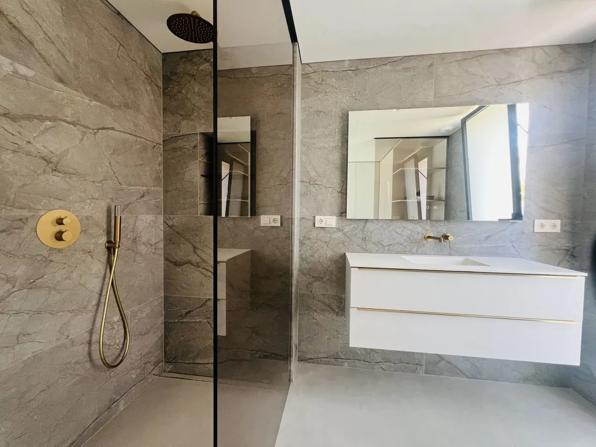 4d98ff85-6ff4-413c-93d1-c843c99bf096