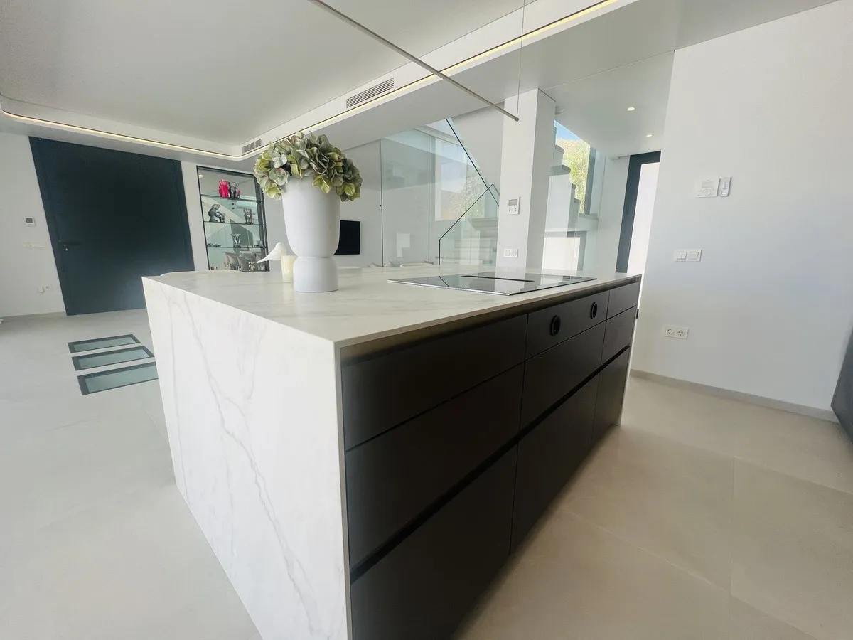 5dd13228-b0ba-4bab-8b44-39e44919e7bb