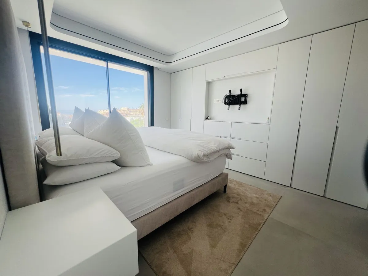 629a773e-d314-482d-9e61-cf283aba9586