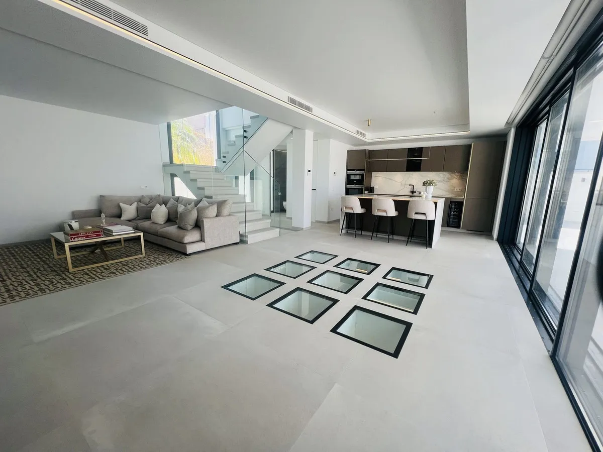 8e4bde09-cbb6-40e0-942c-2c31525e1753