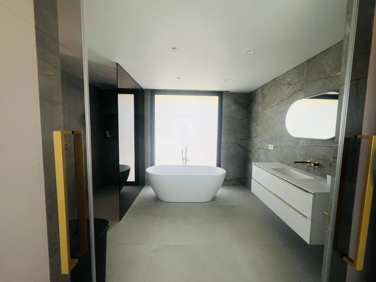 a938dac2-25d3-4258-87c7-ca499d98cb7c