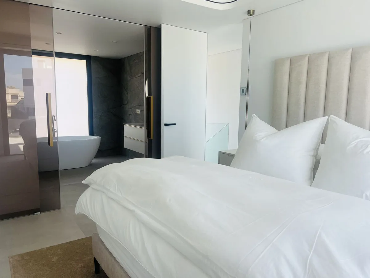 e30b64ba-7296-41e6-b3a3-7369ee600921