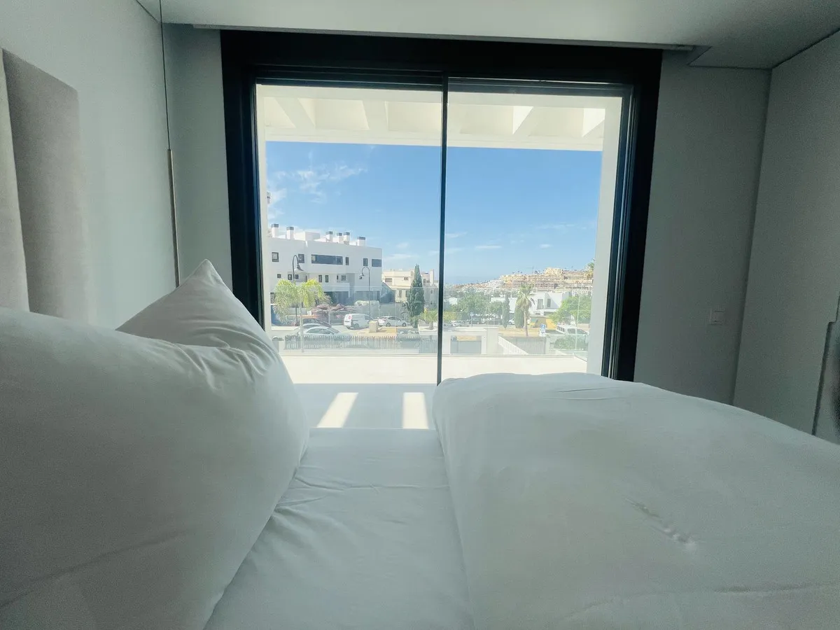 e67da3f4-ef75-4d00-891a-7f93fb434aa8