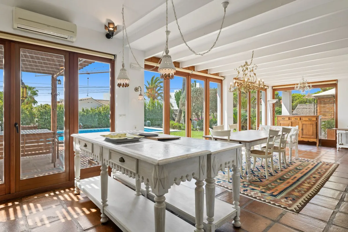 06a0a33d-63e4-4fee-942b-9246bb112bfc