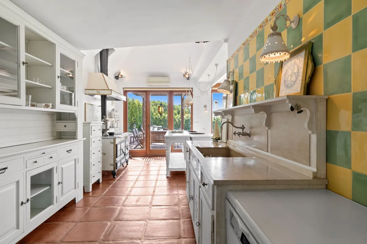 807b1d3a-6be3-4c91-b9b5-c250de66fe7c