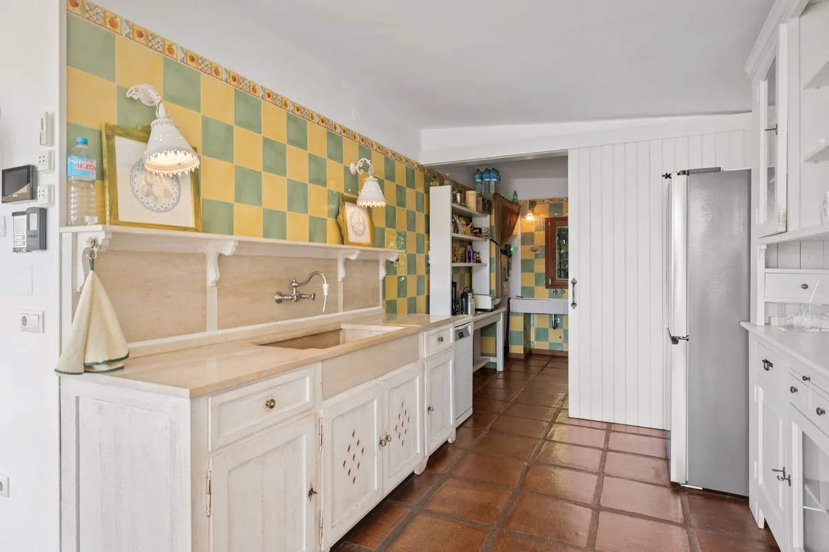 97ee5a46-7c5b-47b0-8761-fb471ed4a76f