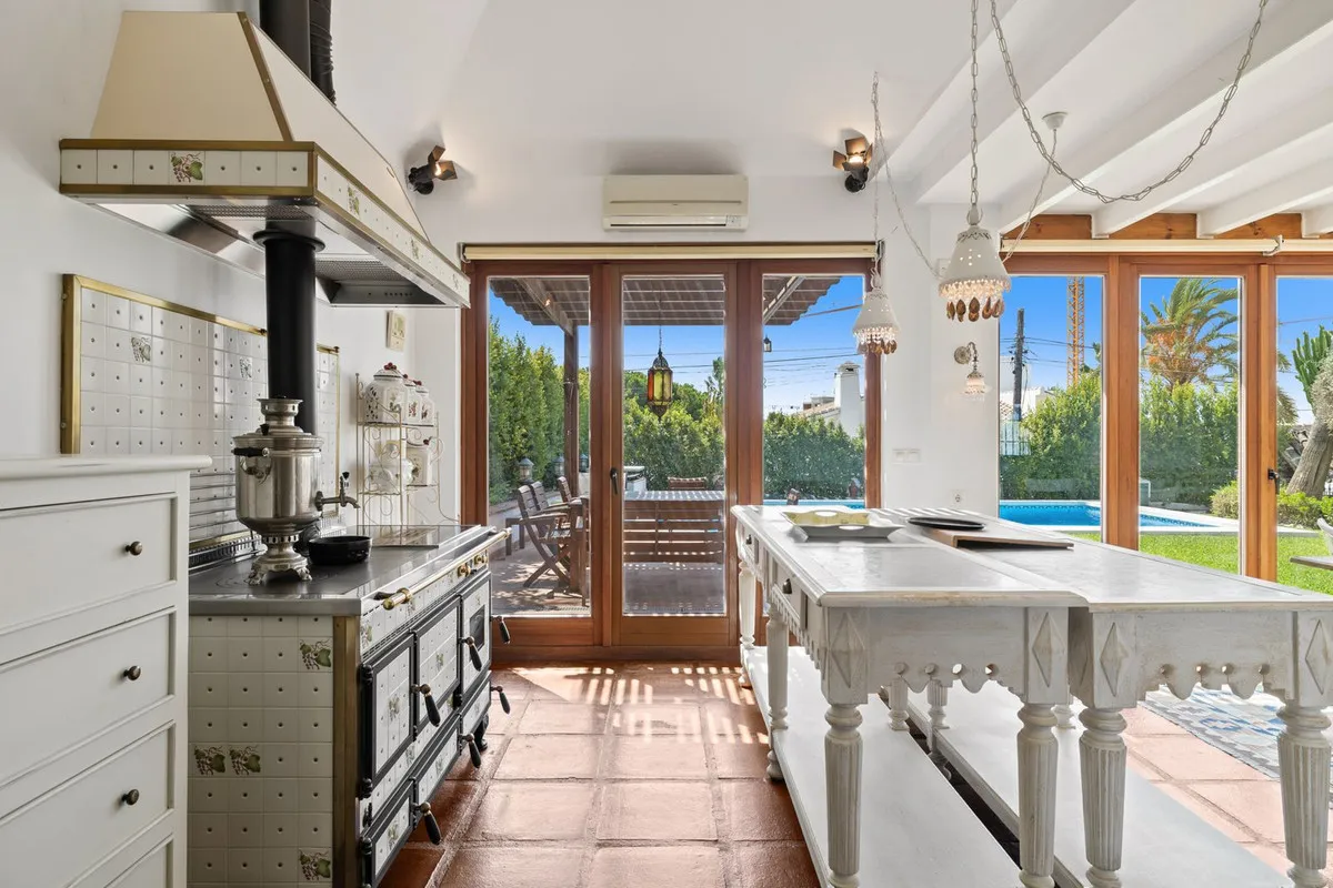 e0e26efb-1d4d-42df-aacd-c768be58ebdf