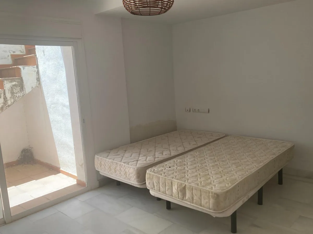 e735d1f2-a458-490d-8d68-a3b7f7507c66