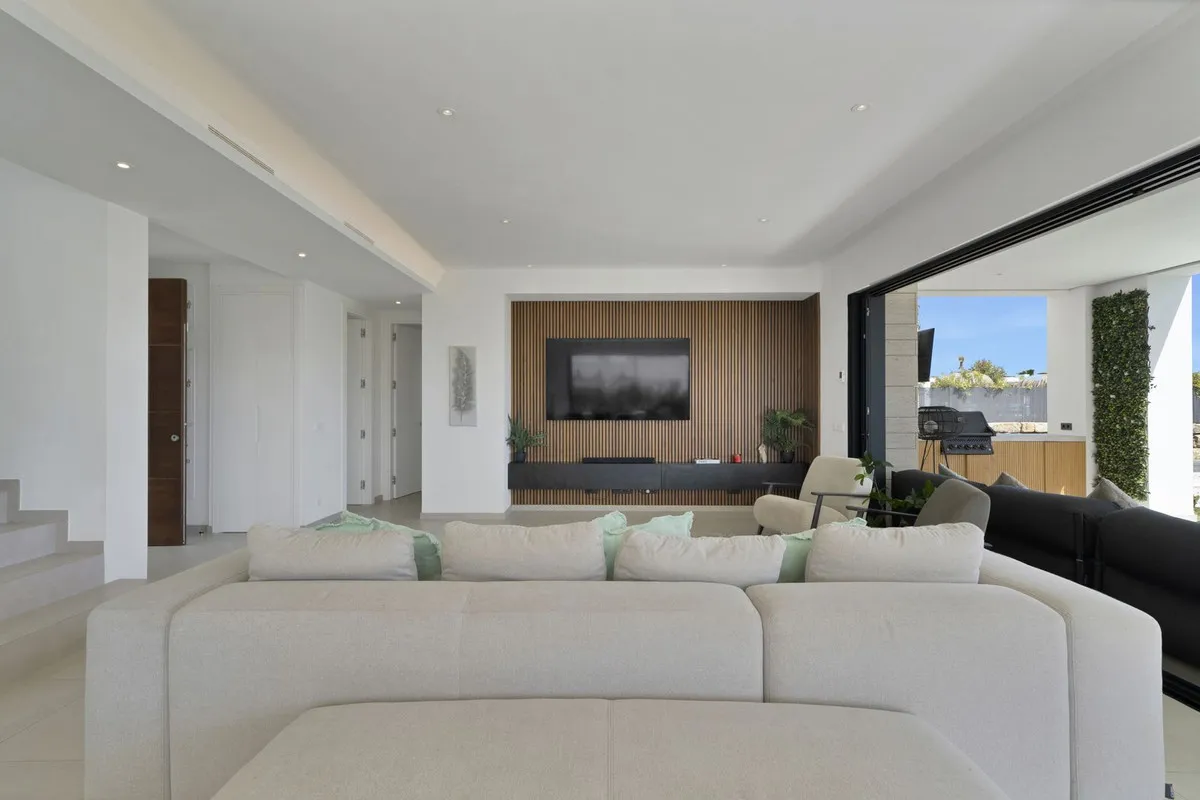 356f99cd-8203-4e76-99ad-b5b28b2b0347