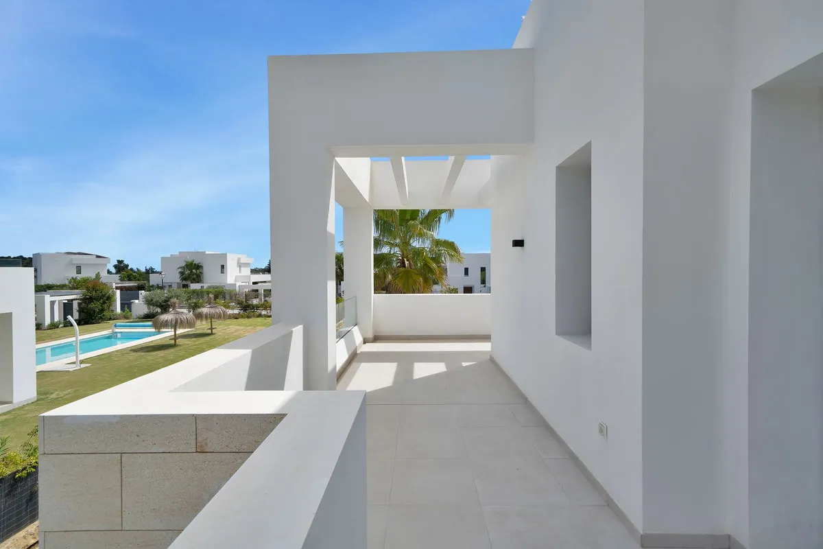 52e8de01-5c31-475c-8556-b43d19b29c44