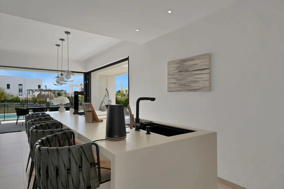 5b701d3c-e09f-4c89-b3ac-b68b294bf277