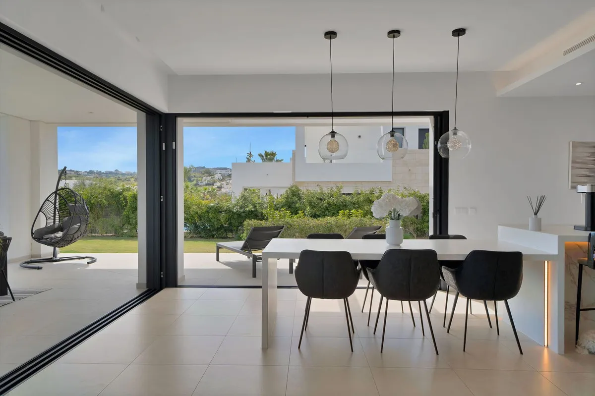 86e4c5d8-6b83-4c42-a8f3-20e4c038e33b