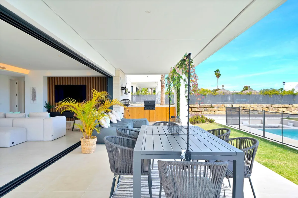 b9f1f2fb-fc4d-45e3-bcf0-189485277ee5