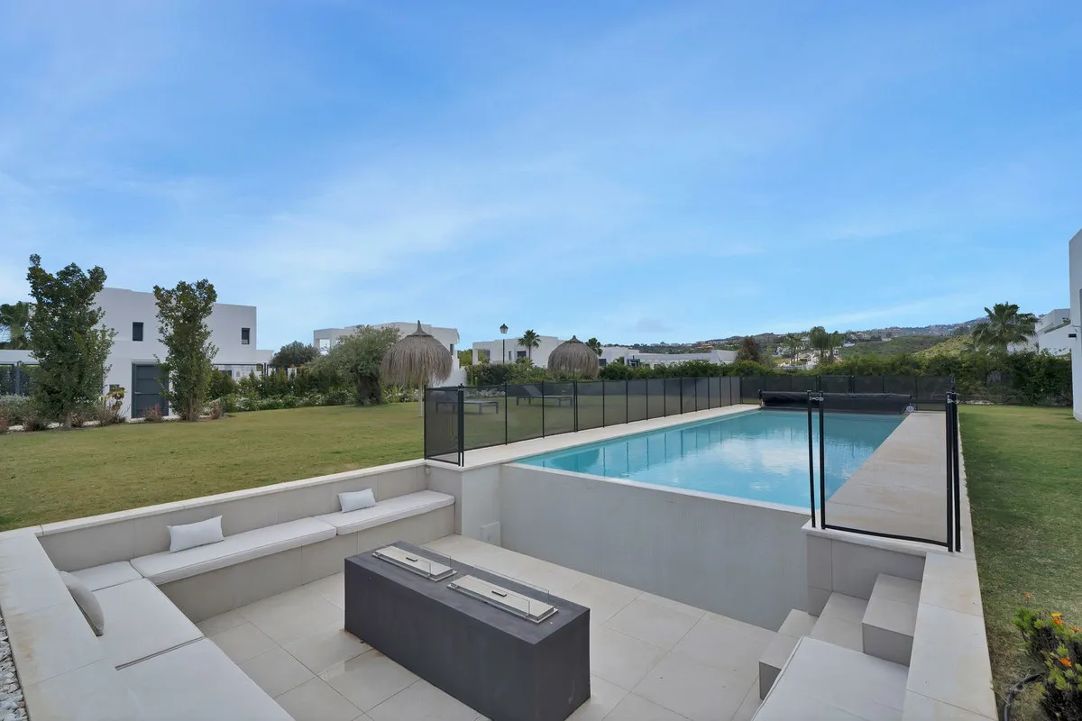 bfdfbe0a-1d25-4b34-9bb6-b3f960d94ab9