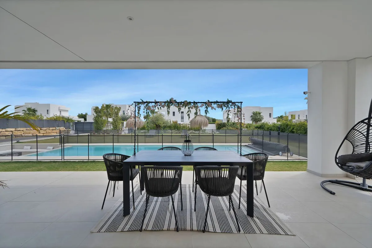 e53a590b-b768-4a0c-9a35-ced5fdce85c0