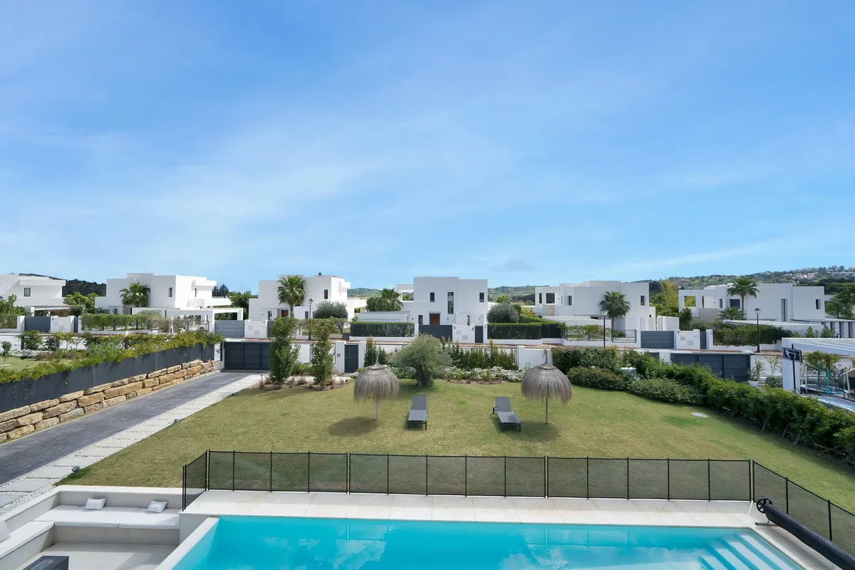 e71a28d4-6abf-43dd-ac00-940779ebe4e2