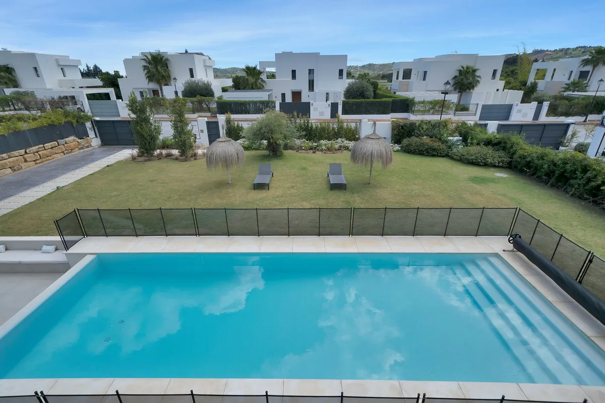 e79d3216-ed7a-4e13-a95e-183aec4d4f55