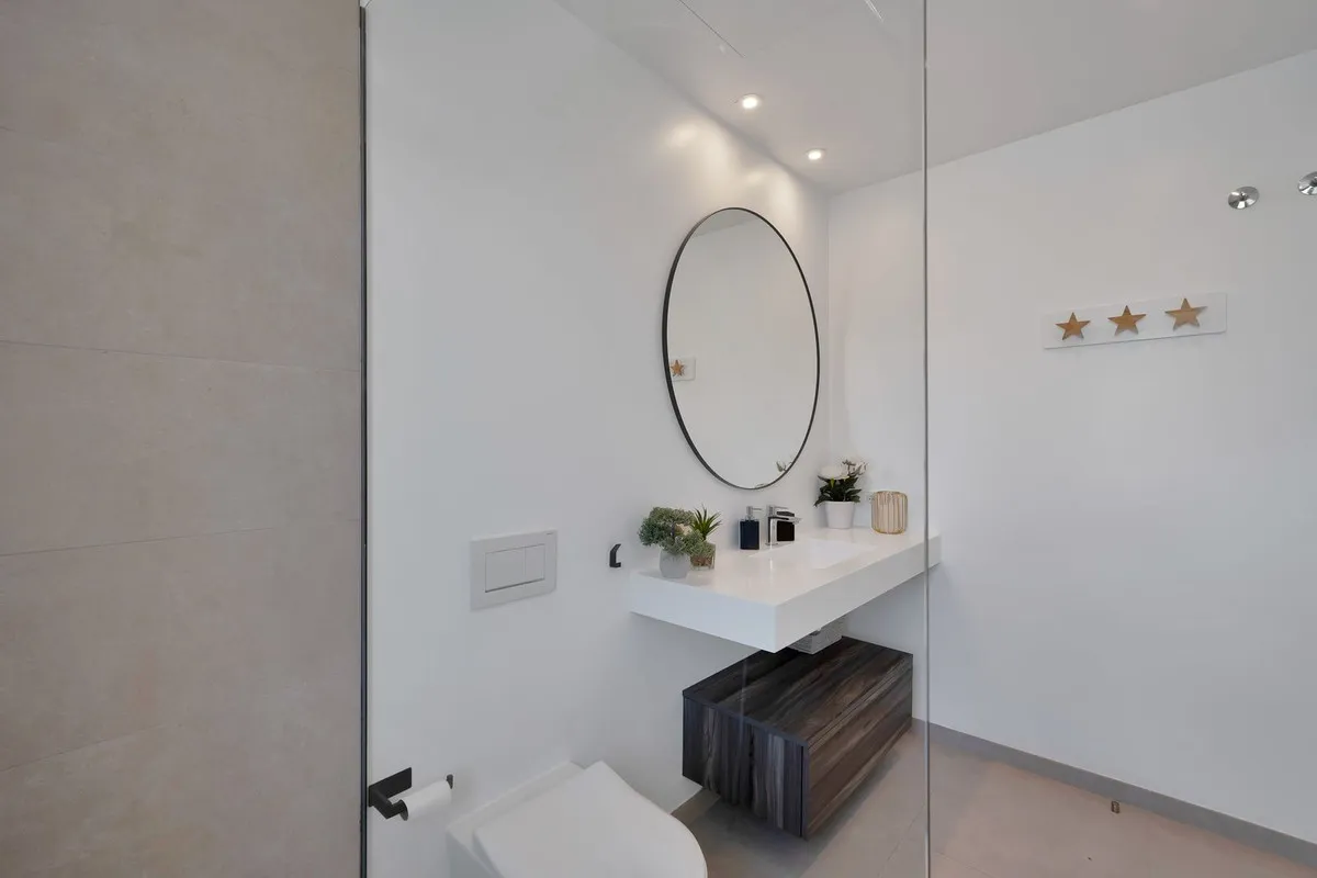 eb0d9d59-4691-4704-810a-e735c04fe48c