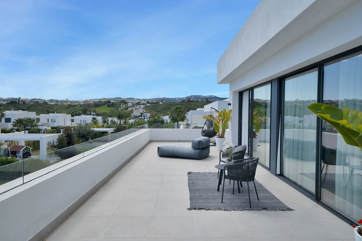 f886fbd6-a58d-478e-a104-615f10d69489