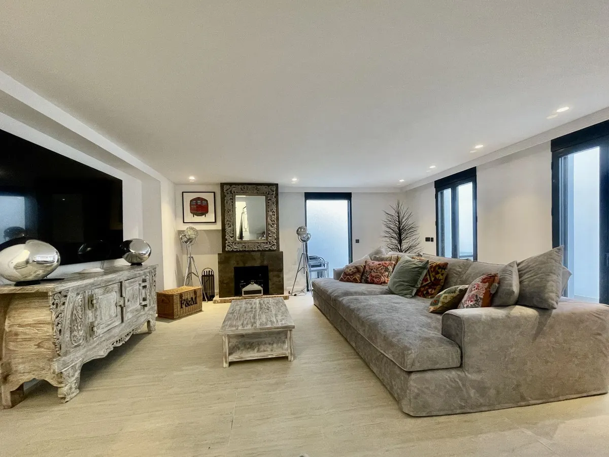 415679fd-c8bd-493d-a20a-a670f239b94b