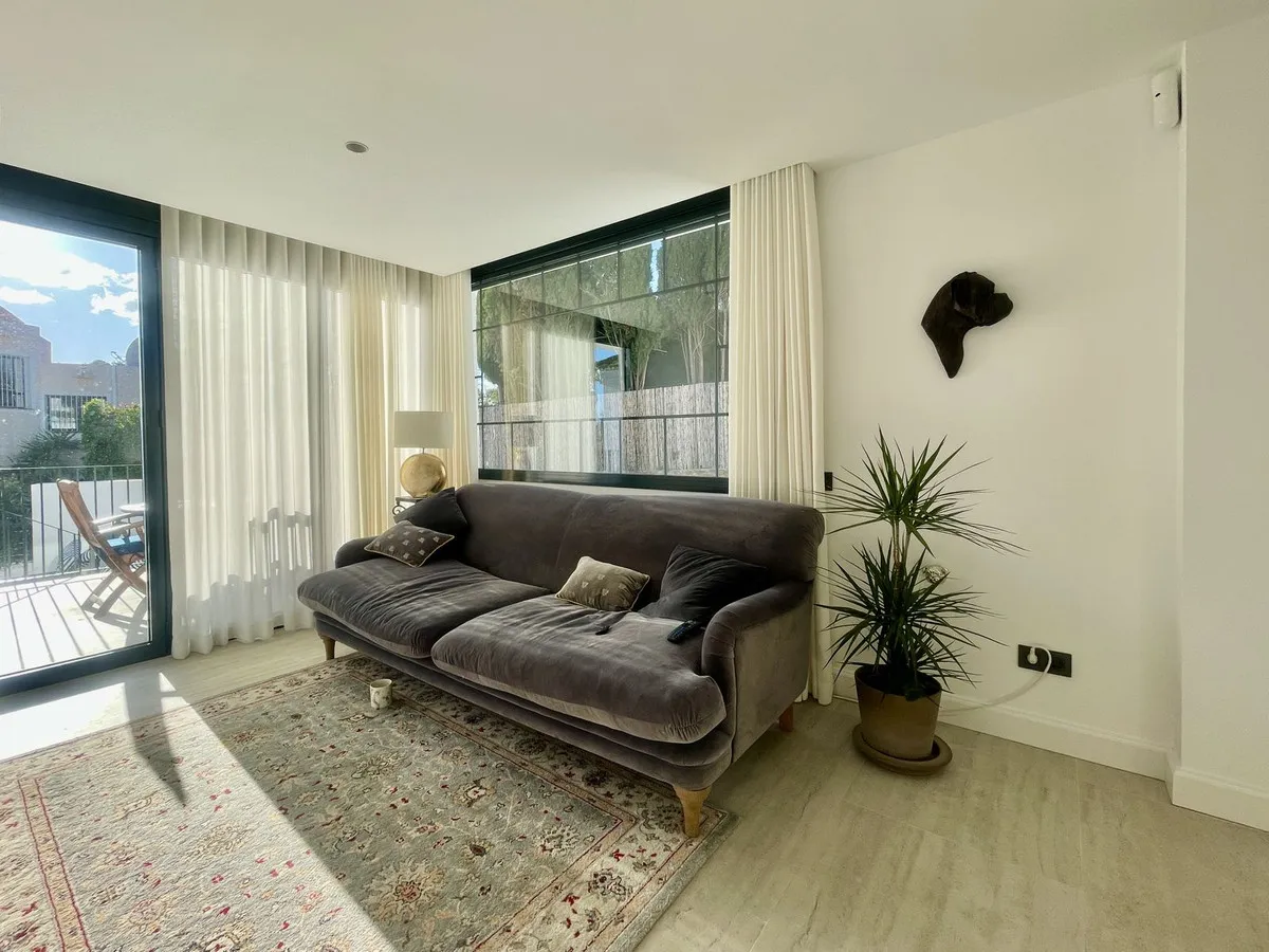 b2c163d9-aaf1-4747-aa24-a47457d4627b