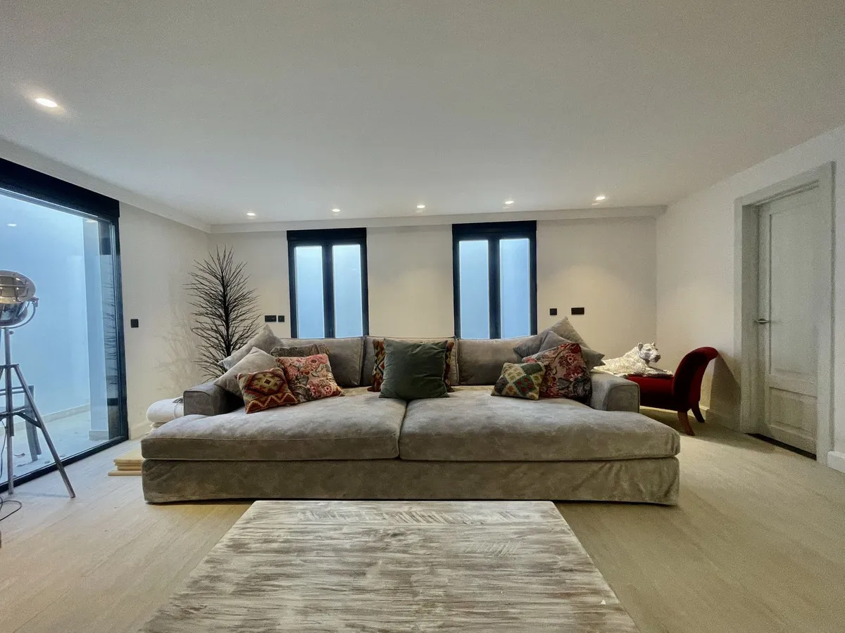 c6d0ffb5-32f2-4f72-9852-5d56fa61d37e