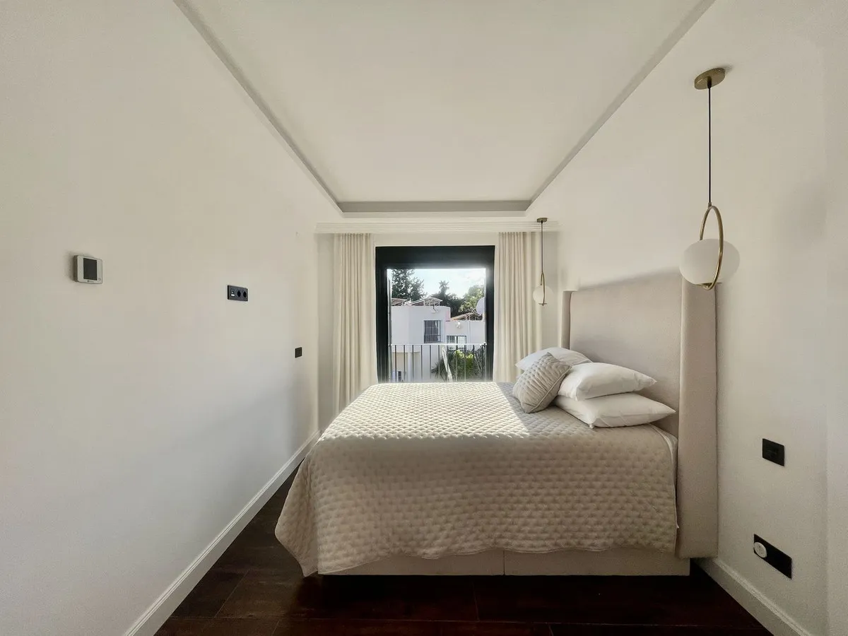 f06672a7-c077-4f39-a6e2-6777fe16a319