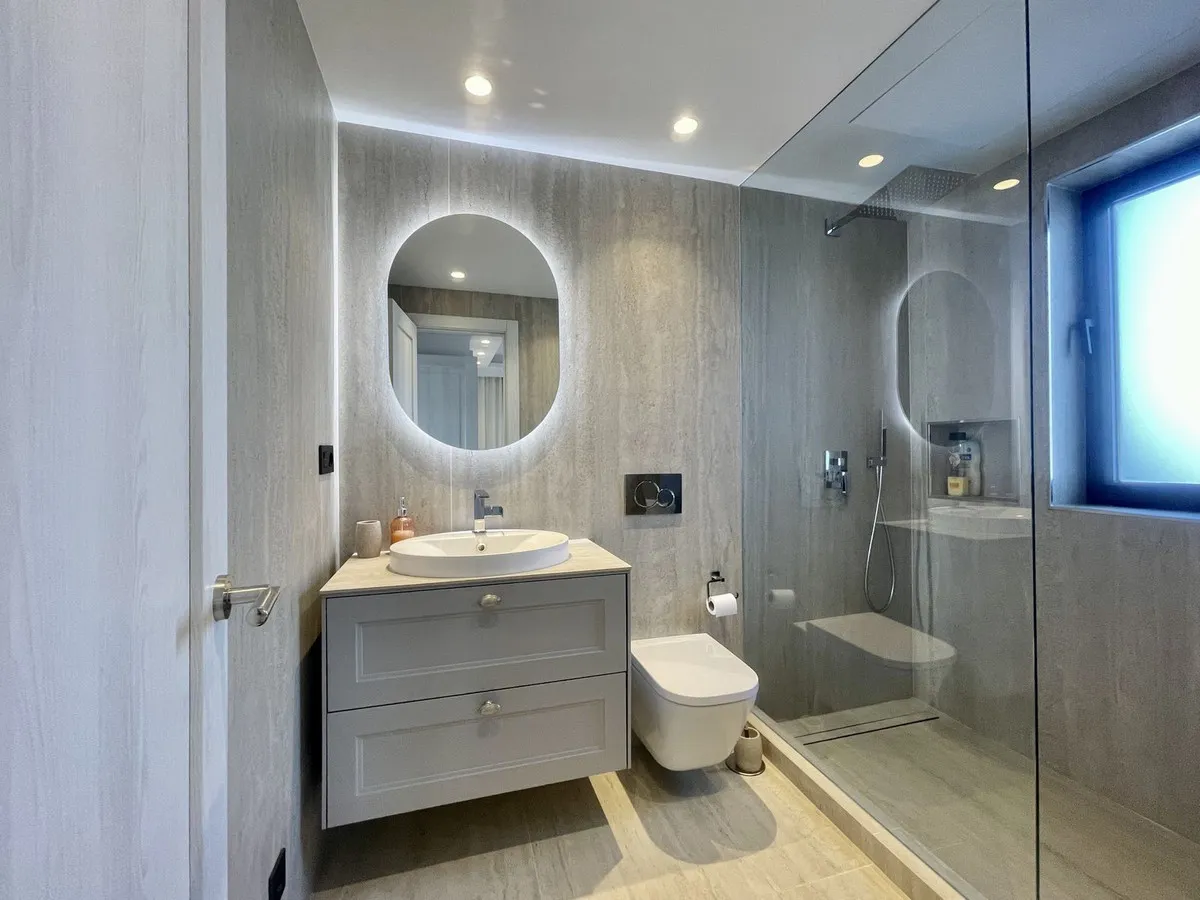 f683deef-8b84-40b7-ac96-150094aa926c