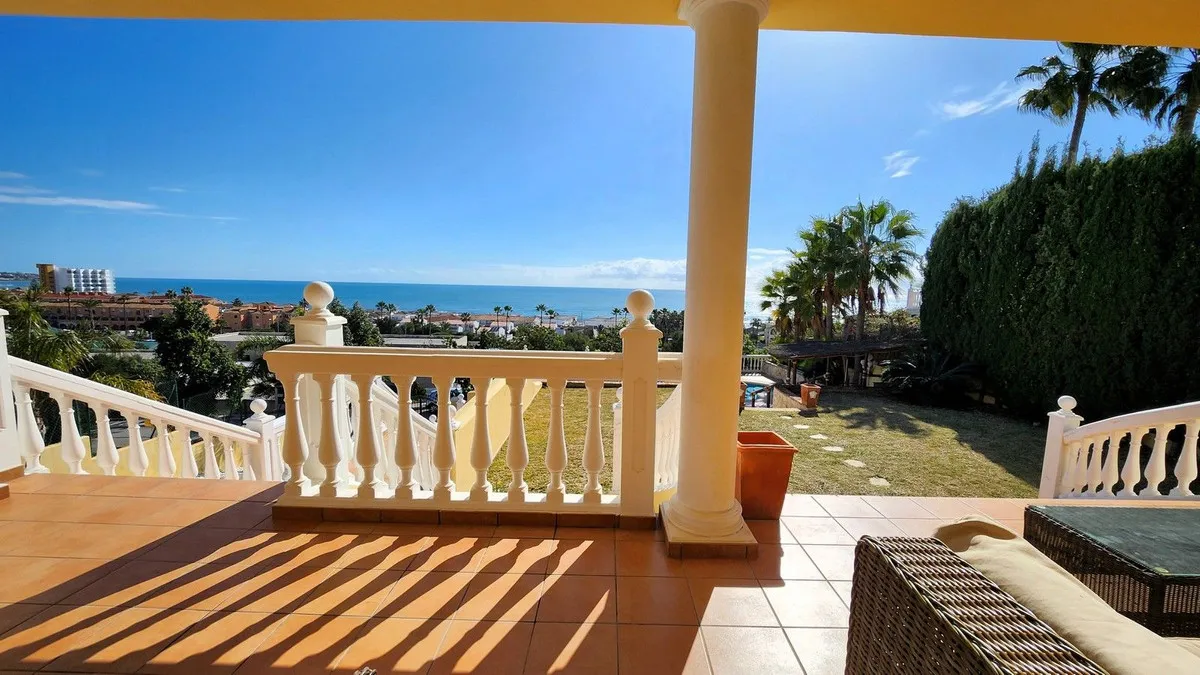 2f35eef2-1243-4dbf-bc8d-ab02b46bb930