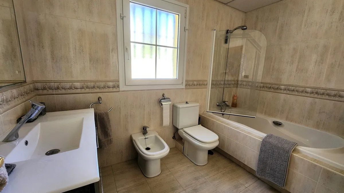 ad4b223d-f416-4023-827a-d35d7bd0d0b6