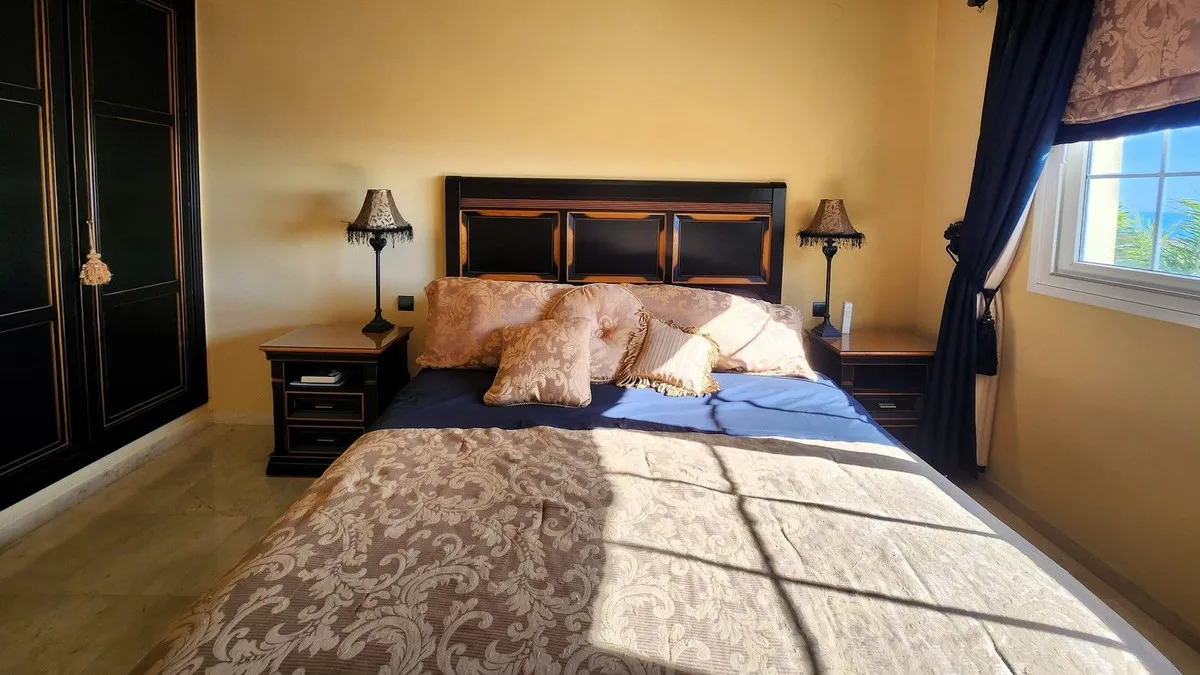 f03163b2-b696-4181-9c25-91d1c017a6e4