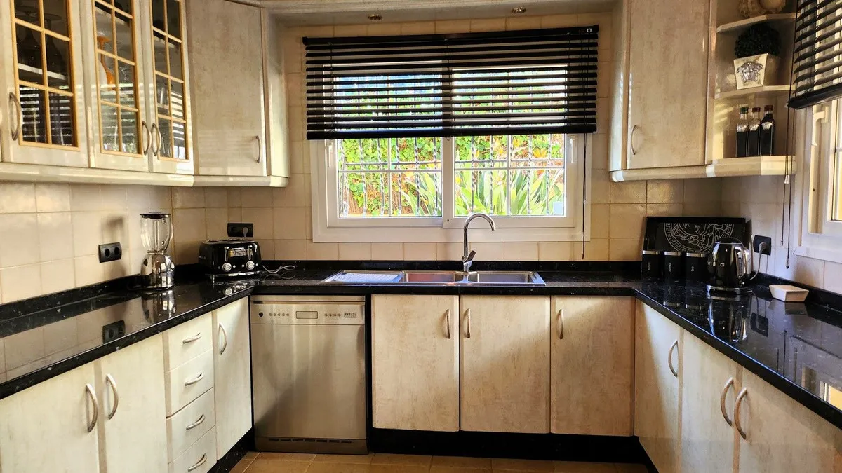 fb7e2209-be08-4500-8066-a213a256e8fc