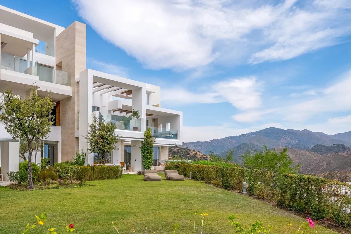 ba45ad87-7e36-46d1-bf78-289a248d572a