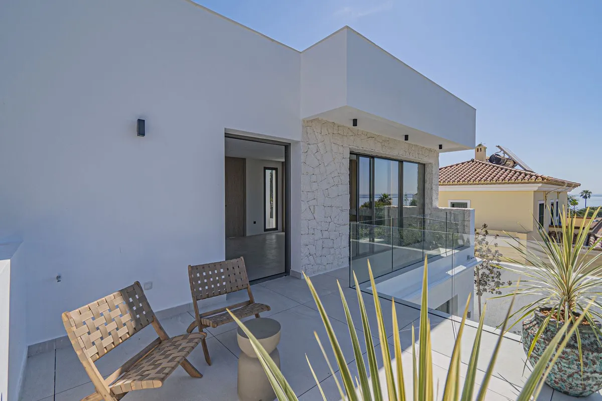 128bbd15-f4c9-442e-bab7-54e46b1fa879