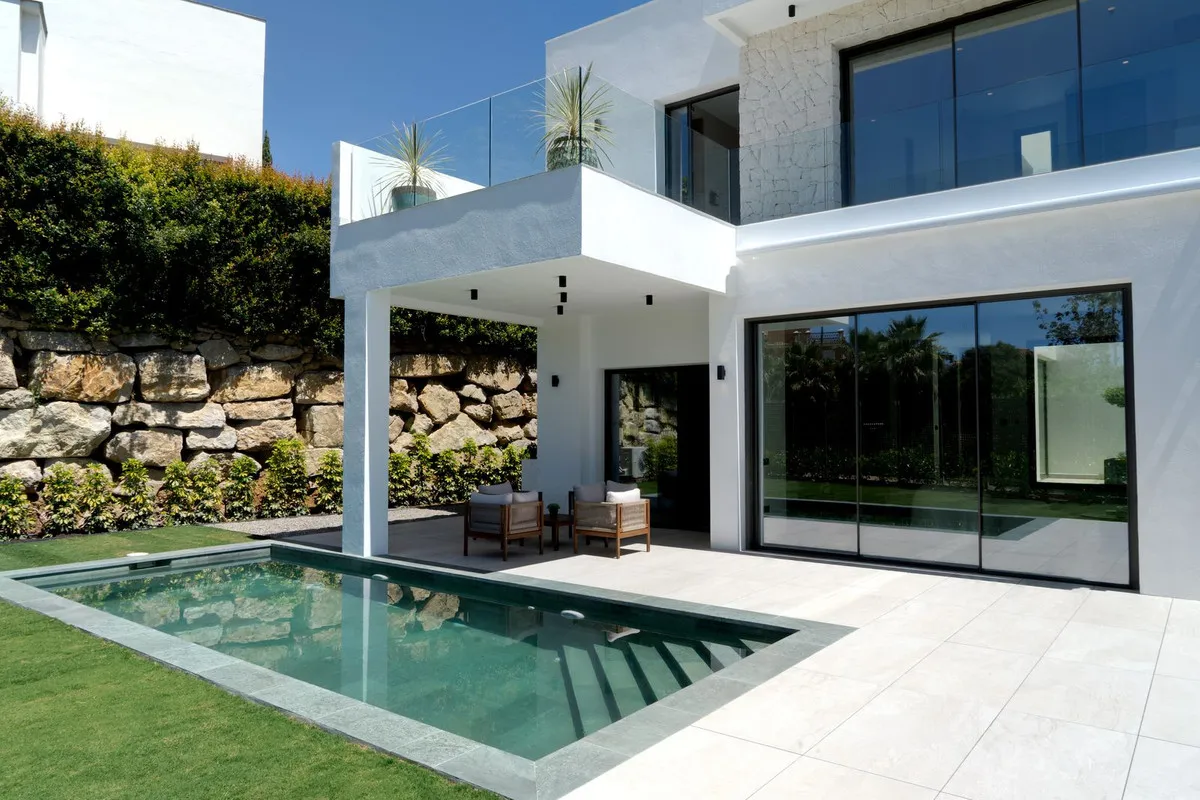 a6a80af8-c9c4-4150-a3a5-1d011e40cba2