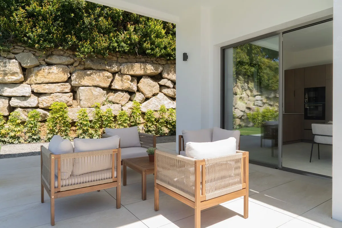 c2154c27-4113-4545-8cf8-3622d90565e6