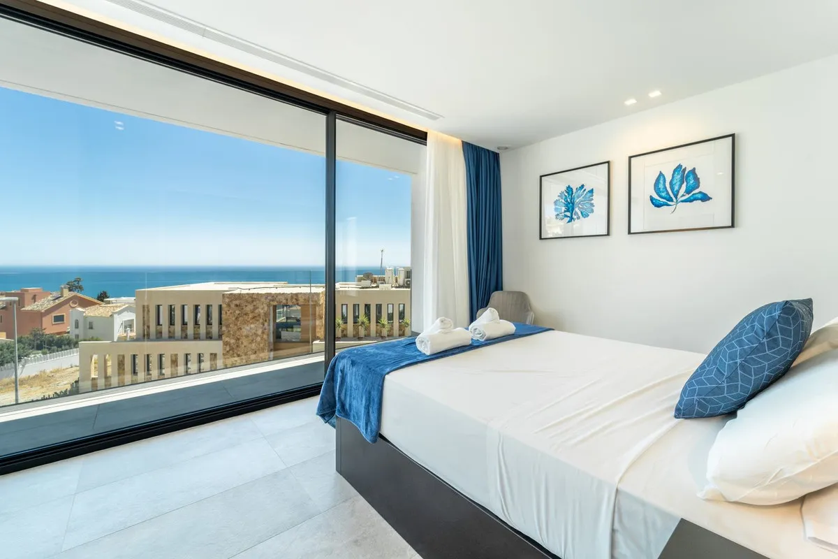 b9e761b1-a83f-4a54-b47d-363857a50e5a