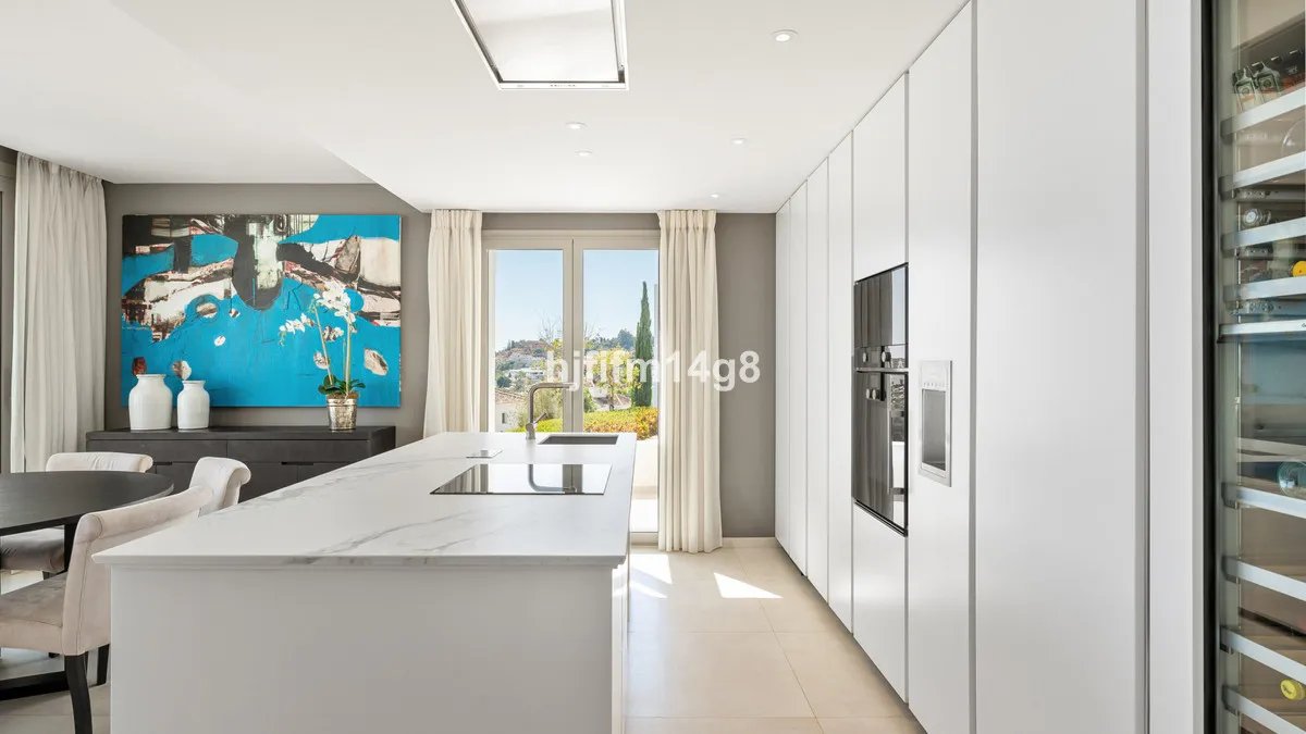 2cc76058-a495-47bd-b781-2736c0c8d0ed