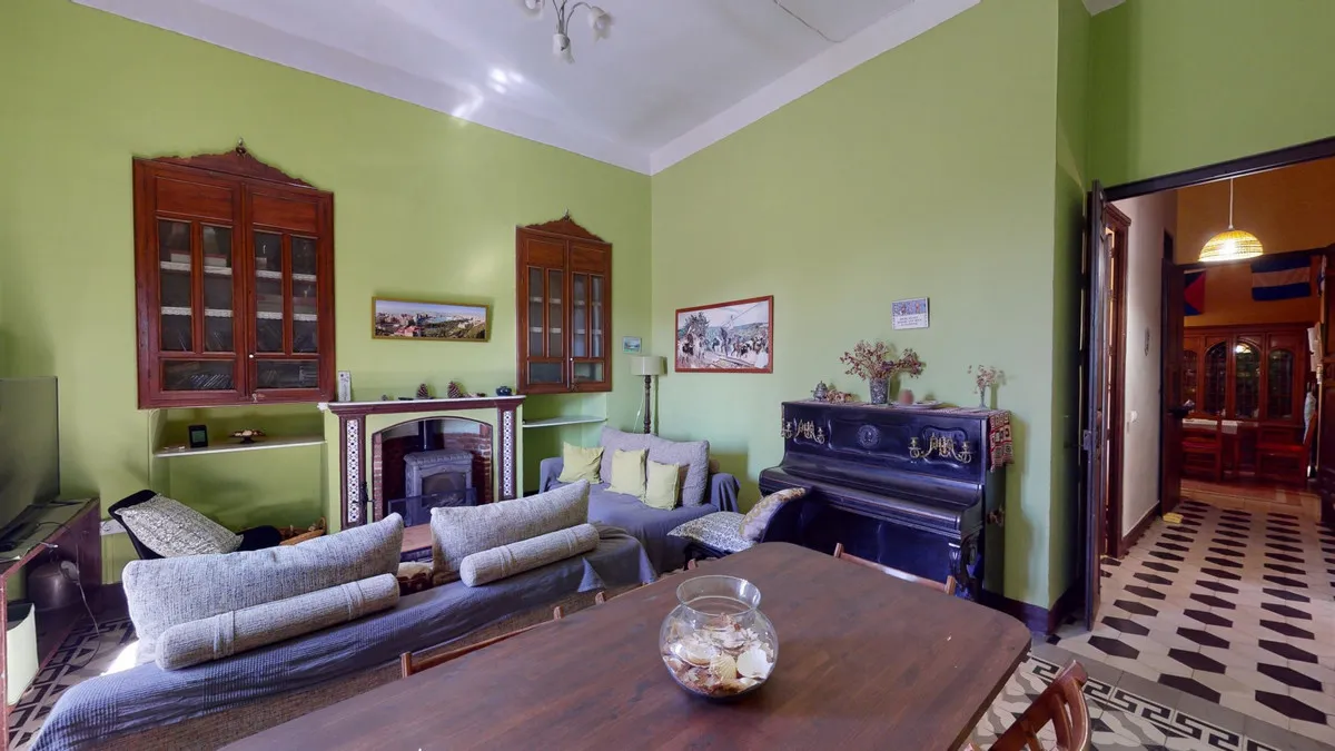 5210fca0-0afe-4bf3-8856-79fedf39e367